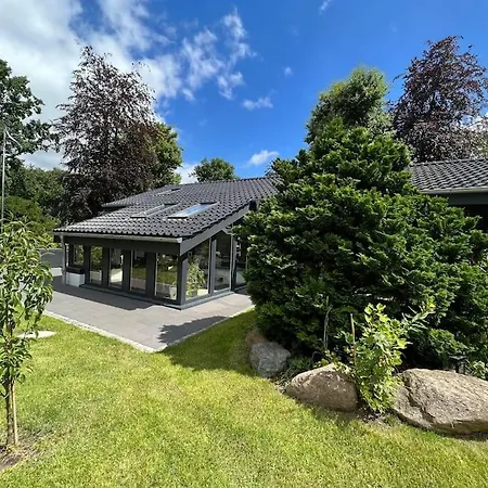 Gemuetliches Haus Zwischen Foerde Und Golfplatz Heikendorf