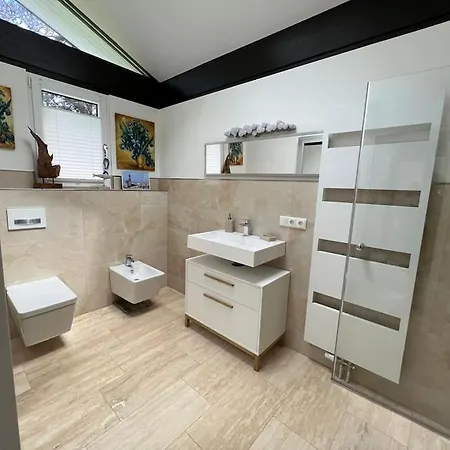 Gemuetliches Haus Zwischen Foerde Und Golfplatz Heikendorf